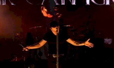 Şarkılar Söylendi, Alkışlar Dinmedi; Emir Can İğrek Sahnedeydi!