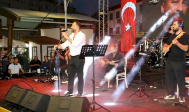 Meydan Tolga Kaya Şarkılarıyla Doldu Taştı