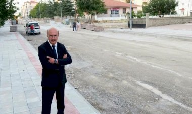 AKŞEHİR'DE CADDELER TEK TEK ASFALTA KAVUŞUYOR