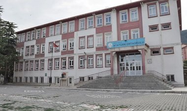 Atatürk Ortaokulu'ndan “Kardeş Eli Gazze’ye Uzanıyor” Dayanışma Etkinliği