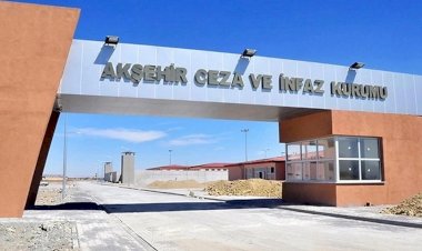 Cezaevine Uyuşturucu Sokmak İstedi, Oğlunun Yanına Kendisi de Girdi