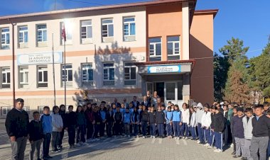 “Vatan ve Kahramanlık Buluşmaları” 24 Ağustos Ortaokulu’nda Duygulu Anlara Sahne Oldu