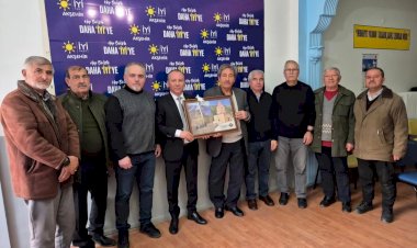 Seyyid Mahmud Hayrani Derneği’nden İYİ Parti Akşehir İlçe Başkanlığı’na Ziyaret