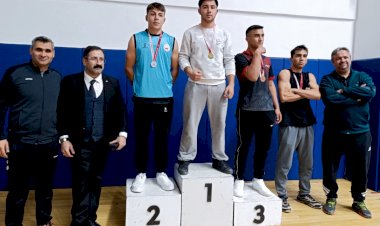 Konya Bilek Güreşi İl Birinciliğinde Safitürk İmam Hatip Damgası