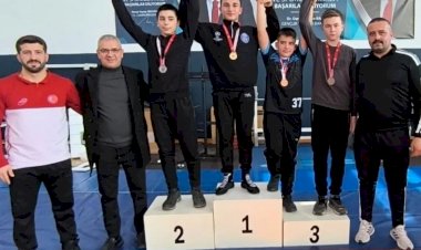 Güreşte Akşehir Fırtınası Esti