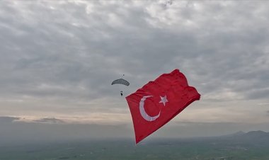 Gökyüzünde Ay Yıldızlı Rekor: Akşehirli Astsubay Tarihe Geçti