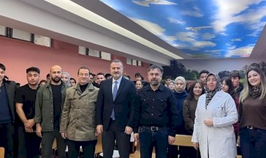 Beyaz Önlüğün Hikâyesi Akşehir Lisesi’nde Anlatıldı