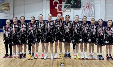 Bahçelievler’in Perileri Konya’yı Fethetti: Namağlup Şampiyon!