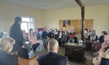 Kadın Kursiyerlere Sosyal Hizmetler ve Destek Mekanizmaları Anlatıldı