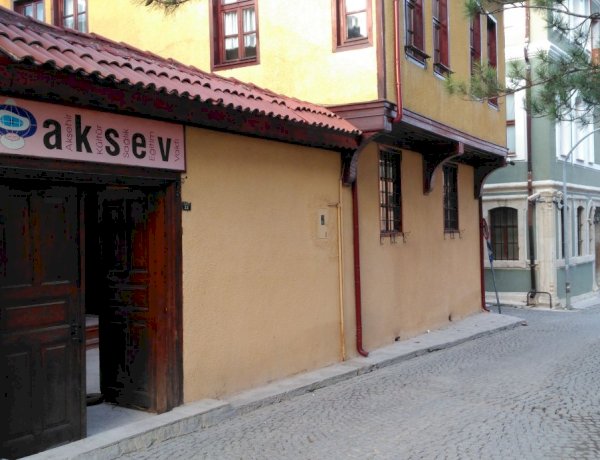 Akşehir’in Vefa Çınarı AKSEV, Ramazan Bereketini Evlere Taşıyor....