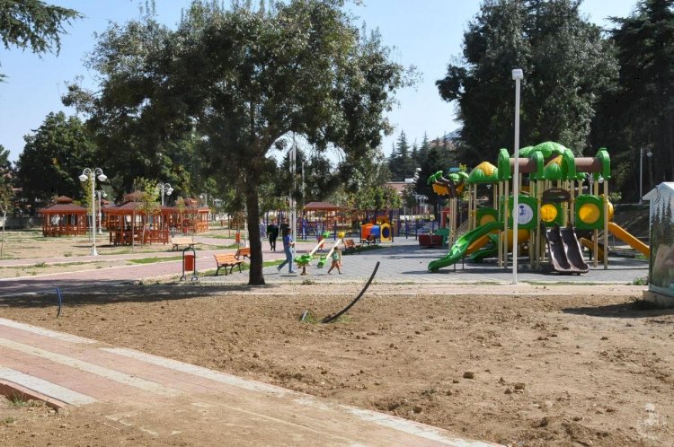 Akşehirlinin Uğrak Noktası Selçuklu Parkı İnşaatı Bitirilmeli