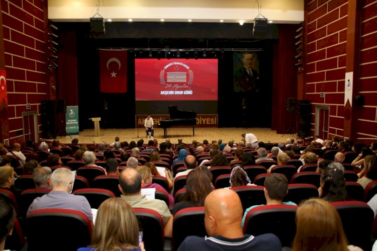 Emre Yavuz'un Piyano Resitali Müzikseverleri Büyüledi