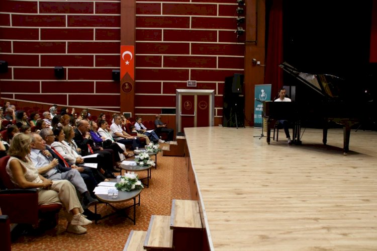 Emre Yavuz'un Piyano Resitali Müzikseverleri Büyüledi