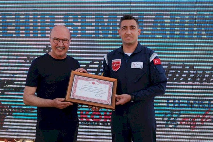 Türk Yıldızları Akşehirlileri Selamladı