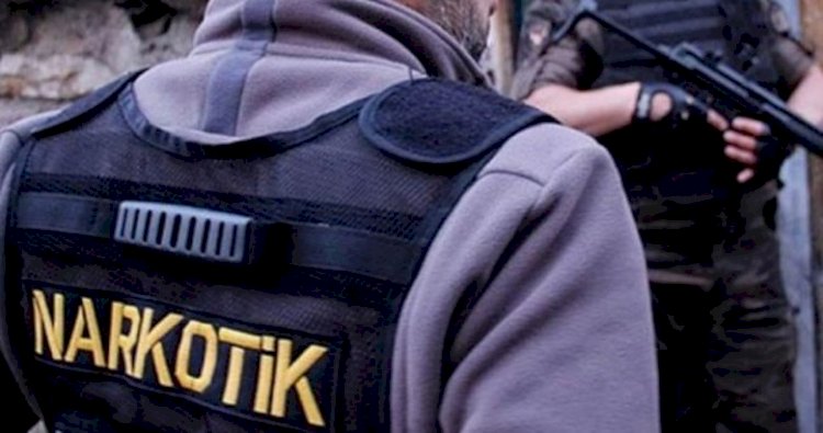 Sahte Kimlikle Uyuşturucu Getiren Şahıs Tutuklandı