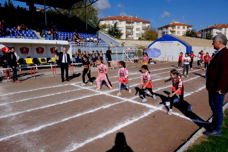 Gençler 7. Zekai Baloğlu Atletizm Yarışması’nda Kıyasıya Mücadele Etti