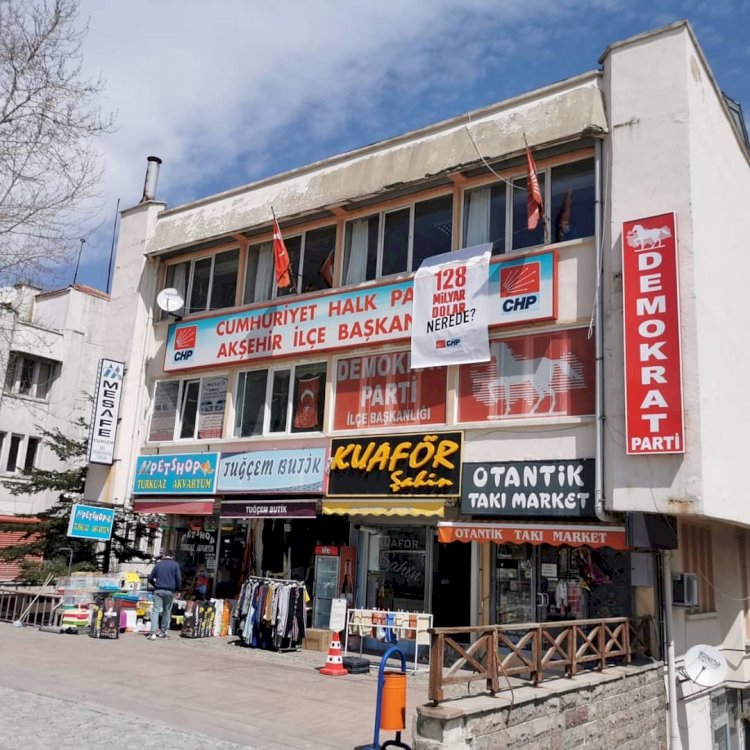 CHP’den Cumhuriyet Bayramı Öncesi Bayrak Dağıtımı