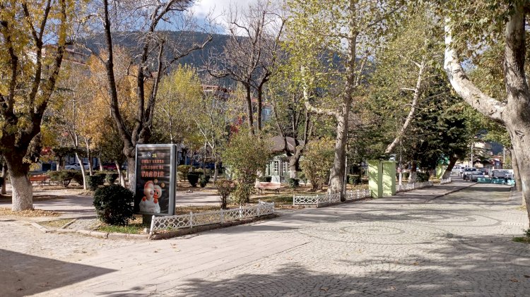 Belediye Parkı Yeniden Doğuyor: Selçuklu Esintili Kafeterya ve Amfitiyatro Geliyor!