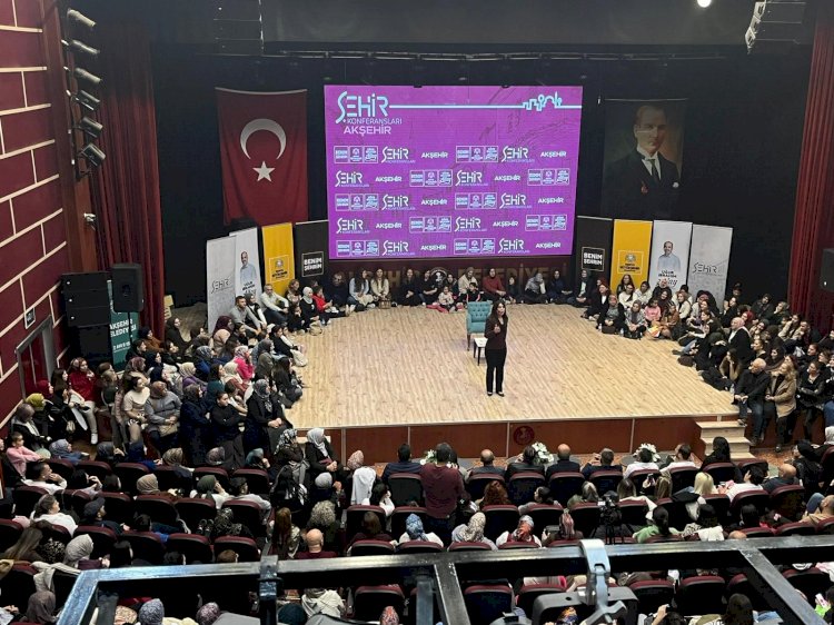 Yazar Dilek Cesur Akşehirlilerle Buluştu