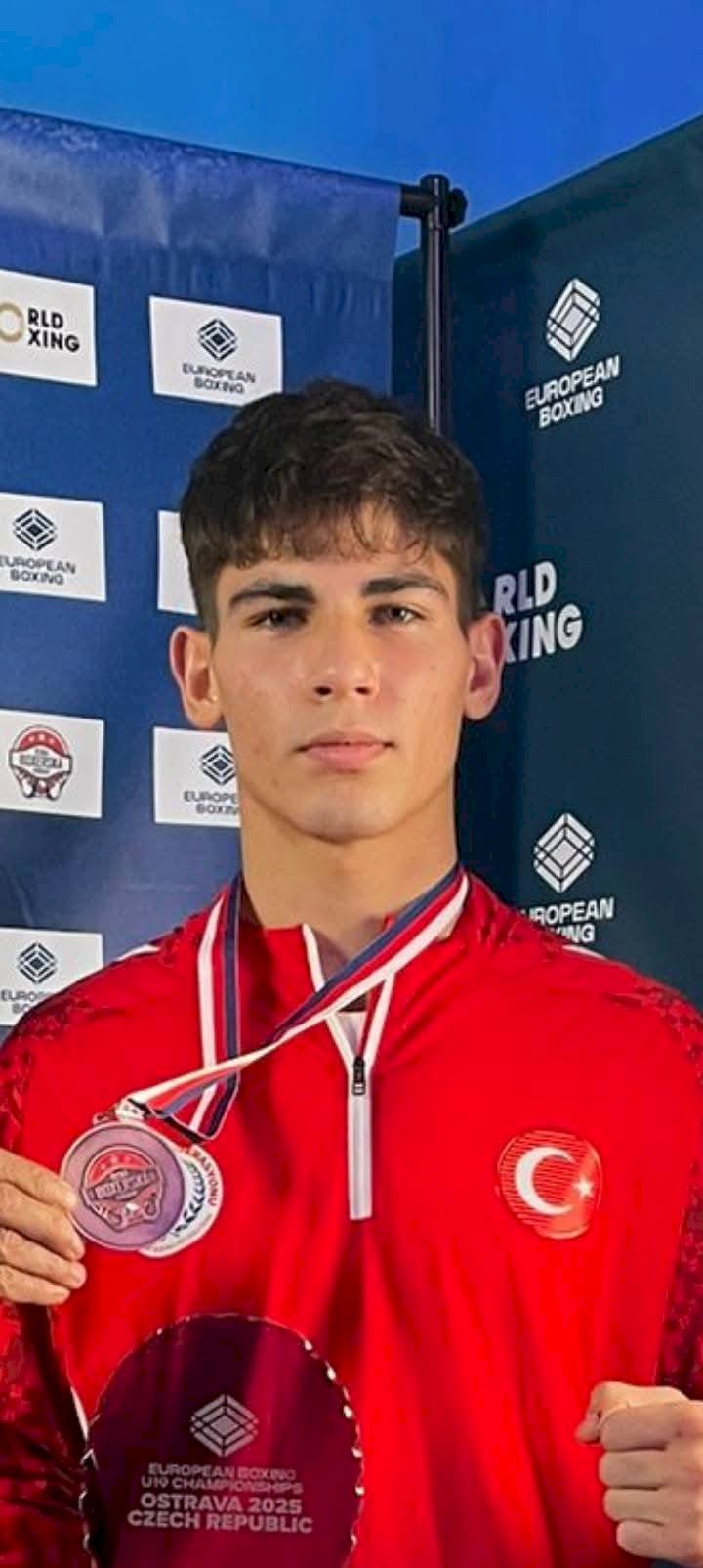 Avrupa Üçüncüsü Akşehirli Boksöre Tebrik ve Ödül