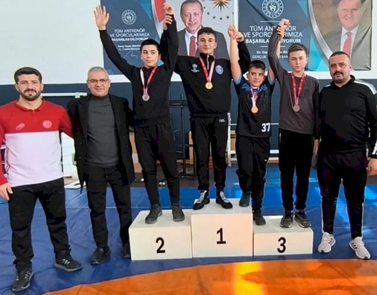 Güreşte Akşehir Fırtınası Esti