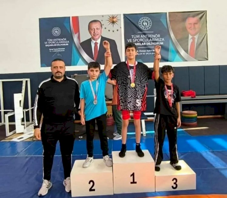 Güreşte Akşehir Fırtınası Esti