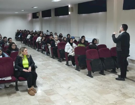 Üniversite Öğrencilerine Bağımlılıkla Mücadele Eğitimi