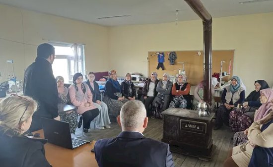 Kadın Kursiyerlere Sosyal Hizmetler ve Destek Mekanizmaları Anlatıldı