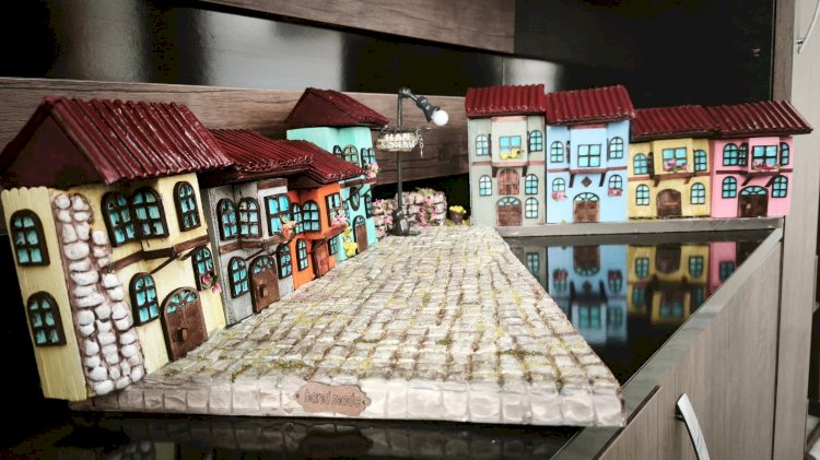 Akşehir Şehit Osman Aydoğan Halk Eğitimi Merkezi’nde Geleneksel Evler Minyatürle Geleceğe Taşınıyor