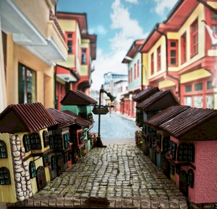 Akşehir Şehit Osman Aydoğan Halk Eğitimi Merkezi’nde Geleneksel Evler Minyatürle Geleceğe Taşınıyor