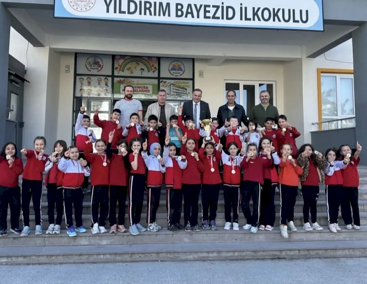 Halk Oyunlarında Şampiyon Olan Öğrencilere Tebrik Ziyareti